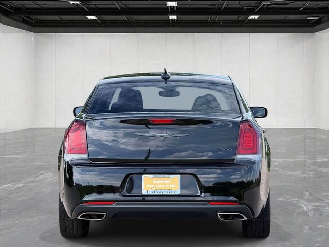 Certified 2023 Chrysler 300 Touring w/ Sport Appearance Package RWD image 4
