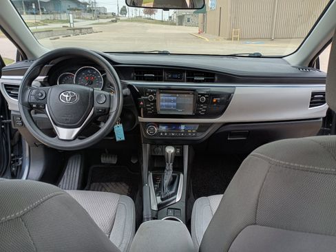 Used 2015 Toyota Corolla LE image 16