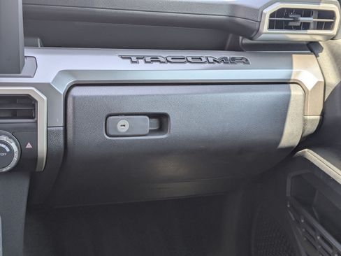 Used 2024 Toyota Tacoma SR5 AWD/4WD image 29