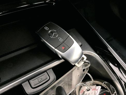 Certified 2022 Mercedes-Benz GLB 250 image 11