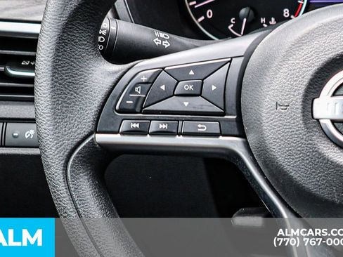 Used 2025 Nissan Altima 2.5 SV FWD image 33