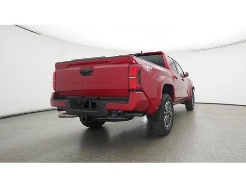 Used 2025 Toyota Tacoma TRD Sport AWD/4WD image 30