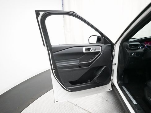 Used 2020 Ford Explorer Limited w/ Class III Trailer Tow Package image 28