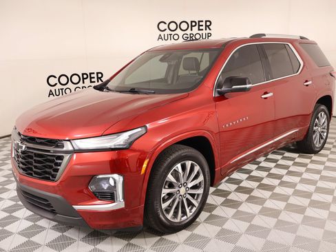 Used 2023 Chevrolet Traverse Premier FWD image 10
