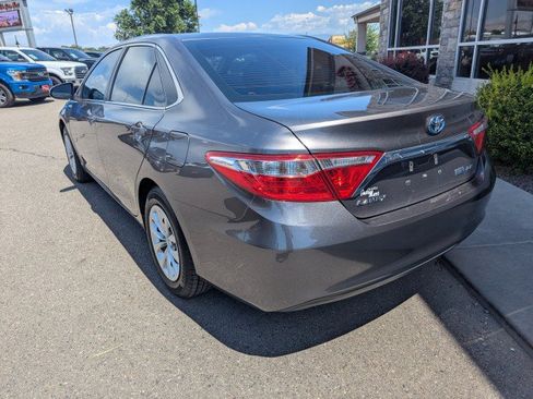Used 2016 Toyota Camry LE FWD image 3