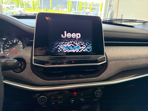 Used 2025 Jeep Compass Sport AWD/4WD image 7