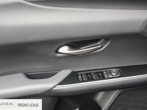 Used 2025 Lexus UX 300h FWD image 23