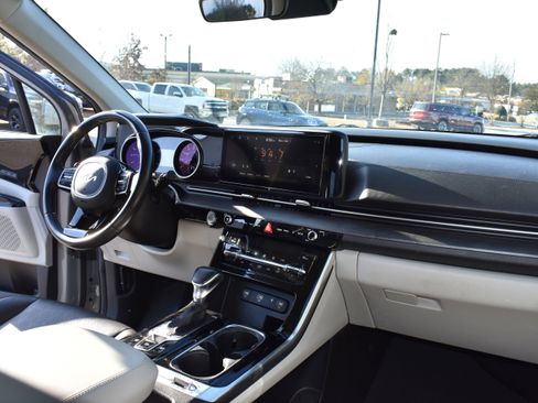 Used 2022 Kia Carnival SX image 34