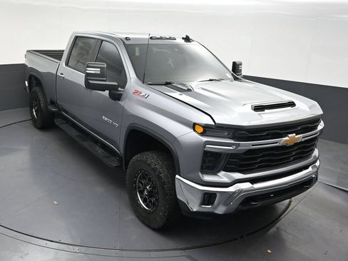 Used 2025 Chevrolet Silverado 2500 LT AWD/4WD image 26
