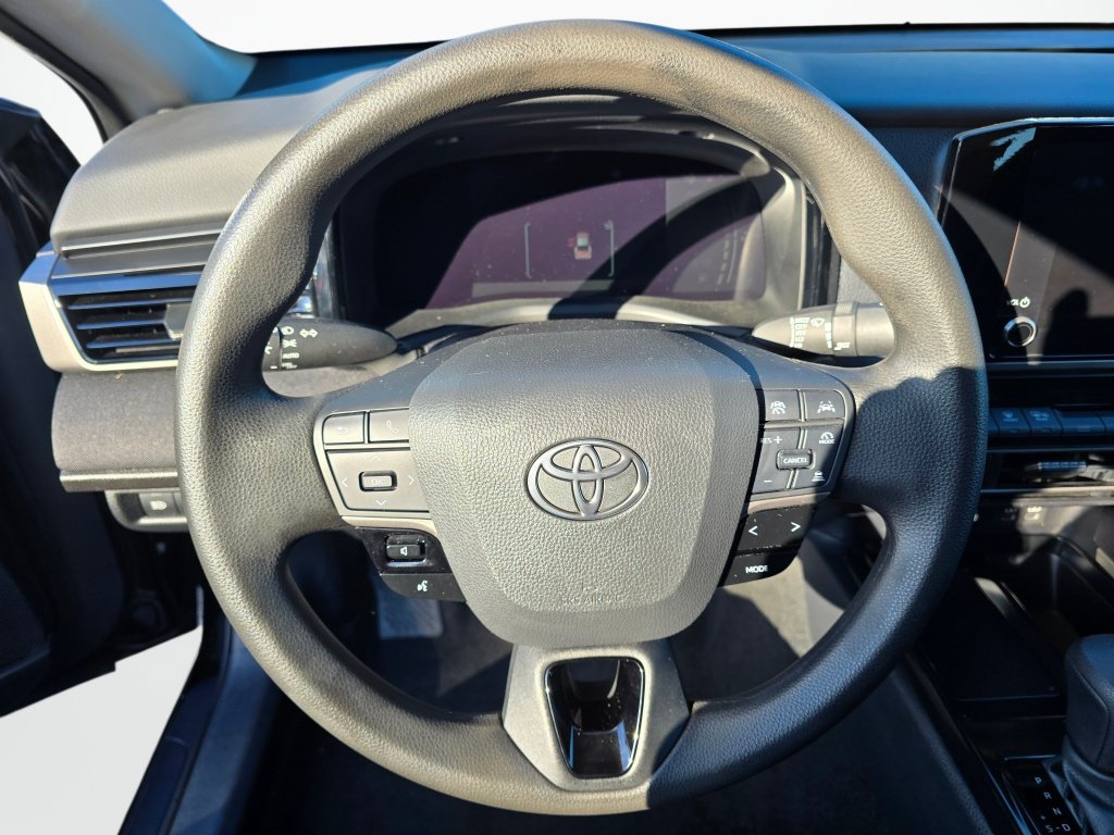 Used 2025 Toyota Camry LE FWD image 15
