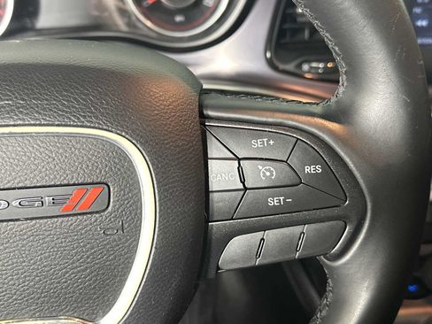 Used 2015 Dodge Challenger SXT RWD image 16