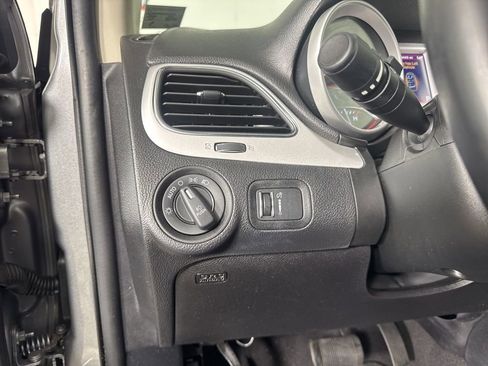 Used 2019 Dodge Journey SE w/ Connectivity Group image 18