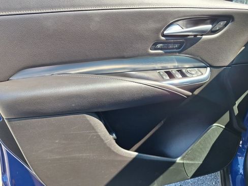 Used 2023 Cadillac XT4 Premium Luxury image 29