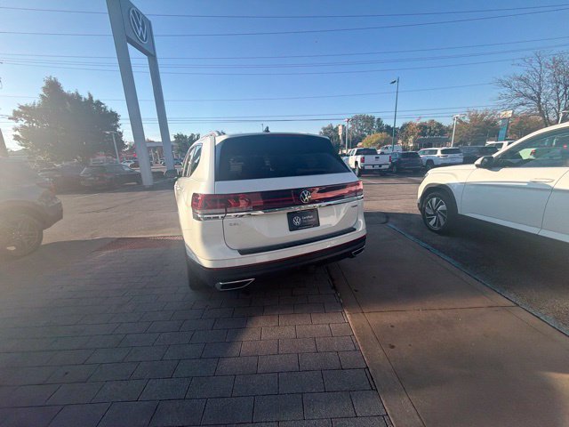 Used 2024 Volkswagen Atlas SEL AWD/4WD image 11