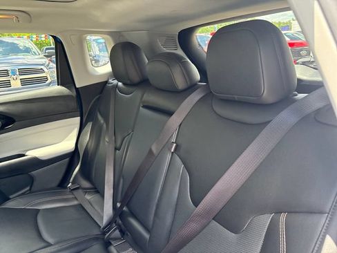 Used 2022 Jeep Compass Limited w/ Sun and Sound Group AWD/4WD image 22