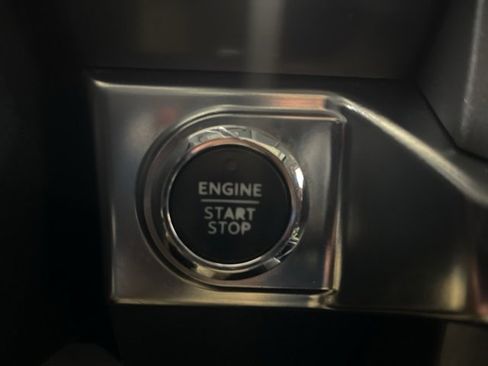 Used 2022 Ford F150 Lariat w/ Equipment Group 502A High image 35