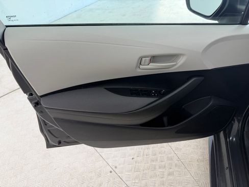 Used 2025 Toyota Corolla LE FWD image 13