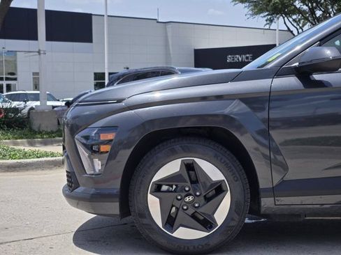 Certified 2024 Hyundai Kona SEL FWD image 10