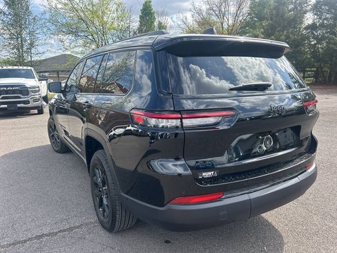 Used 2025 Jeep Grand Cherokee L Laredo image 7