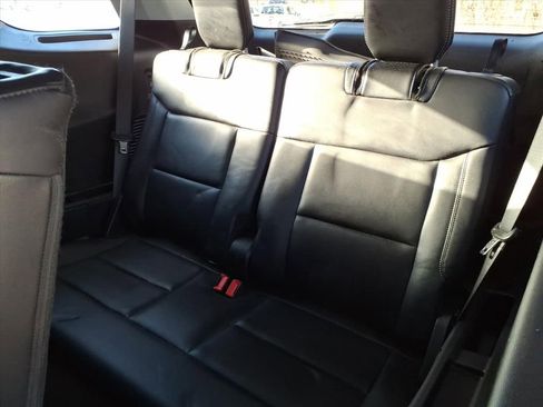 Certified 2022 Ford Explorer XLT w/ Equipment Group 202A image 11