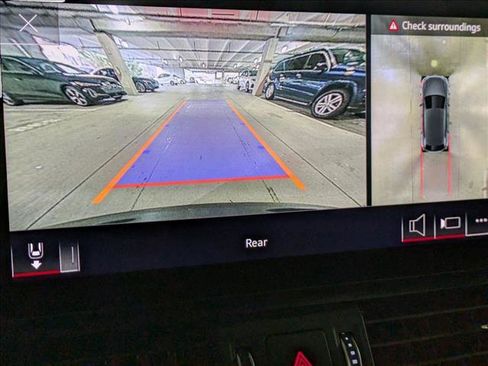 Used 2021 Audi Q5 e Premium Plus w/ Premium Plus Package image 14