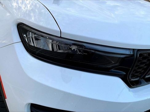 Used 2023 Jeep Grand Cherokee Altitude image 30