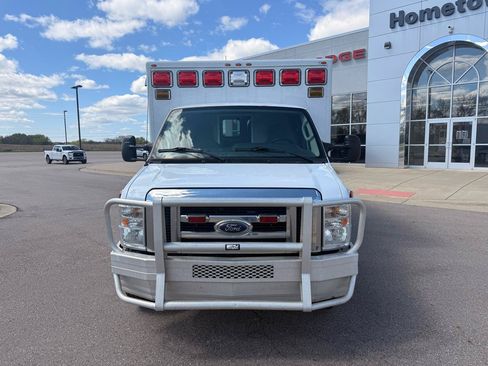 Used 2017 Ford E-450 and Econoline 450 Super Duty w/ Ambulance Prep Package RWD image 8