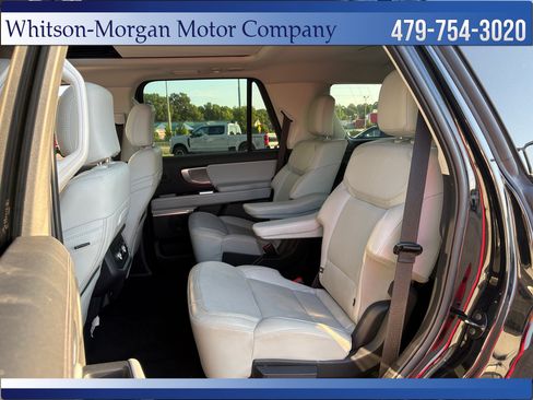 Used 2025 Ford Expedition Platinum w/ Driver's Package AWD/4WD image 35