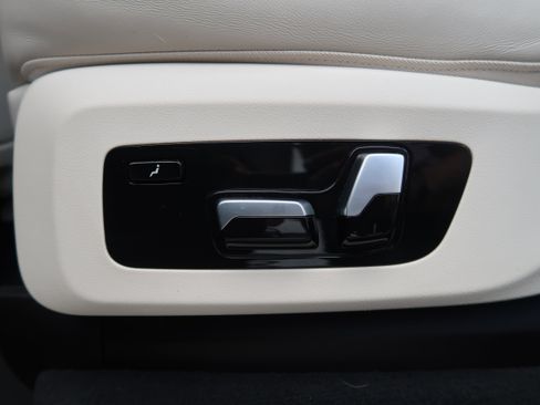 Used 2020 BMW X7 xDrive40i w/ Premium Package AWD/4WD image 52