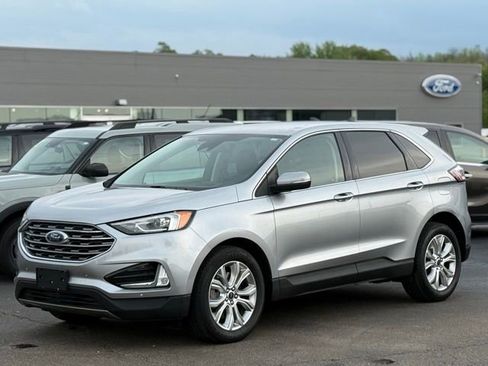 Used 2022 Ford Edge Titanium AWD/4WD image 30