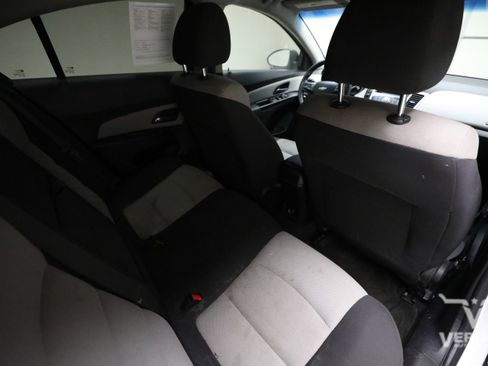 Used 2014 Chevrolet Cruze LS FWD image 12