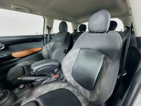 Used 2017 MINI Cooper 2-Door Hardtop image 11