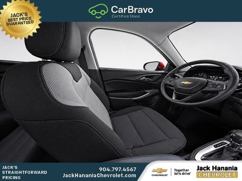 Used 2024 Chevrolet Trax LS w/ LS Convenience Package FWD image 9