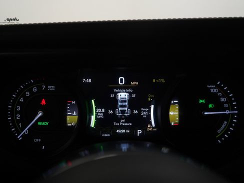 Used 2024 Jeep Wrangler High Altitude AWD/4WD image 26