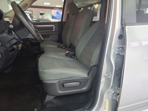 Used 2016 RAM 1500 Classic SLT w/ SLT Plus D￩cor Group image 10