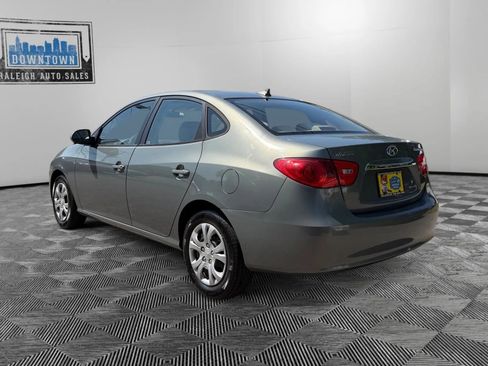 Used 2010 Hyundai Elantra GLS FWD image 8