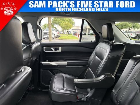 Used 2022 Ford Explorer XLT w/ Equipment Group 202A RWD image 14