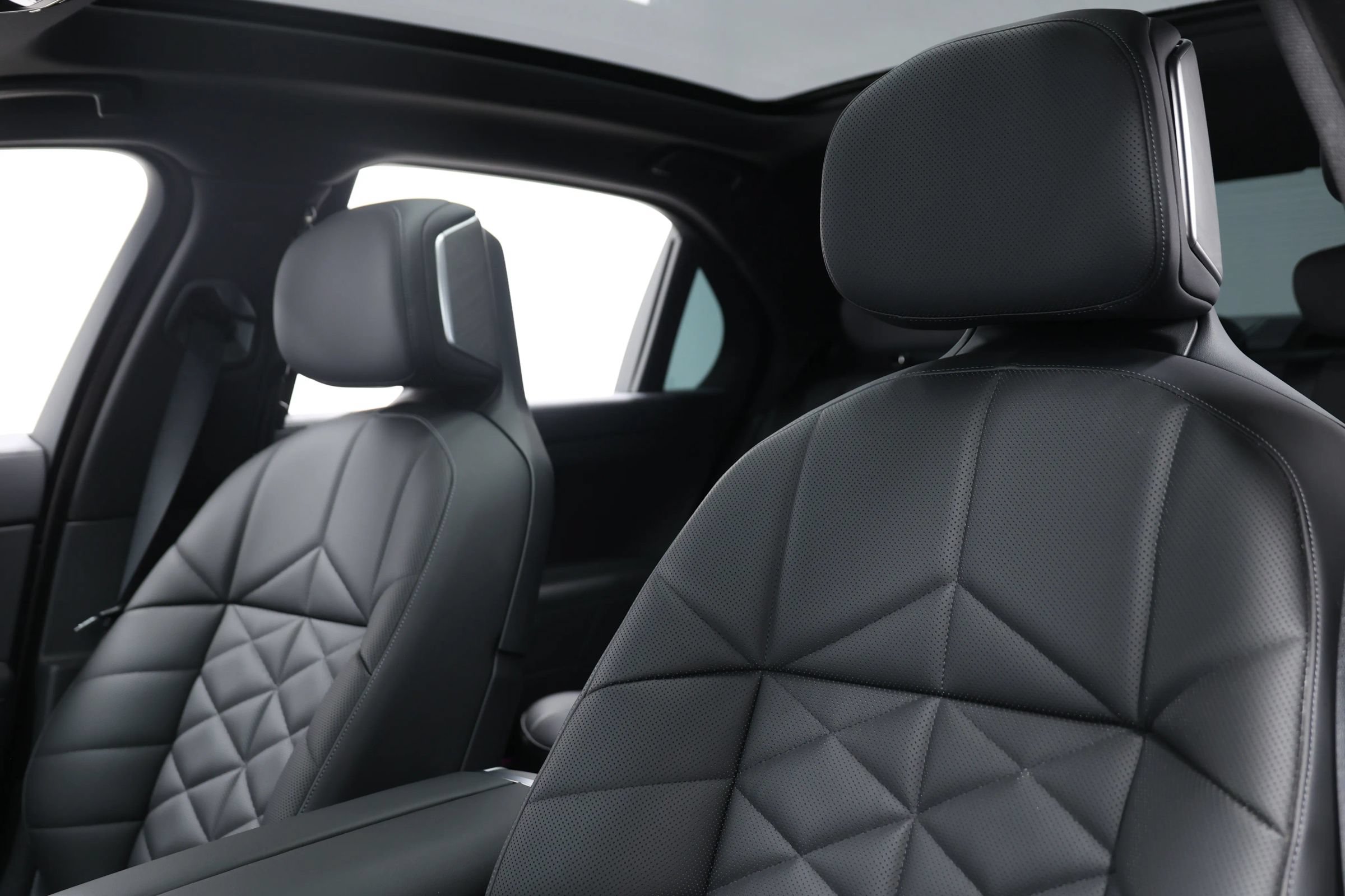 Used 2025 BMW 740i RWD image 18