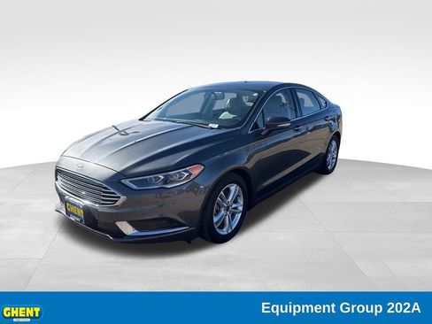 Used 2018 Ford Fusion SE image 1