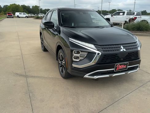 Used 2024 Mitsubishi Eclipse Cross SE image 3