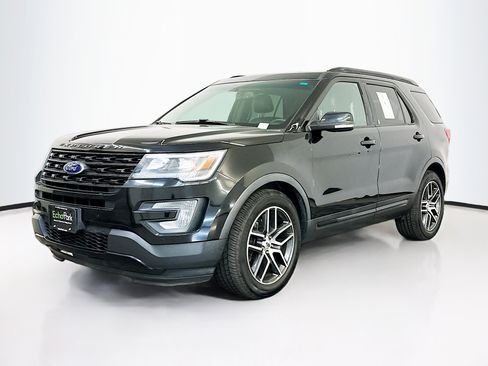Used 2017 Ford Explorer Sport image 3