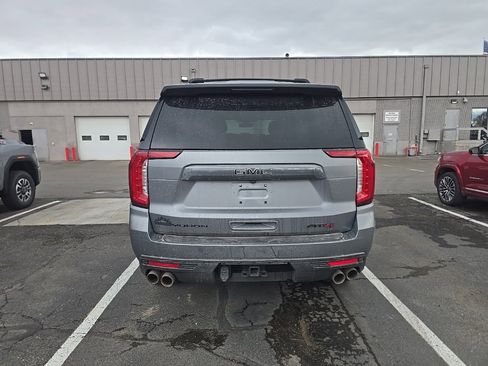 Used 2022 GMC Yukon XL AT4 image 5