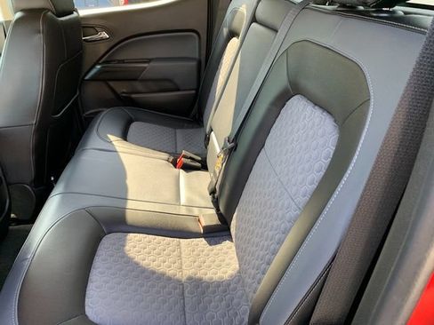 Used 2015 Chevrolet Colorado Z71 AWD/4WD image 19