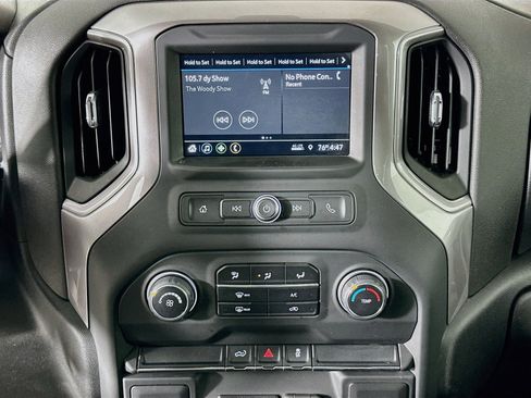 Used 2019 Chevrolet Silverado 1500 Custom w/ Custom Value Package AWD/4WD image 22