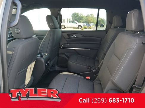 New 2026 Chevrolet Traverse LT w/ Midnight/Sport Edition AWD/4WD image 39