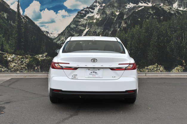 Used 2025 Toyota Camry LE AWD/4WD image 10