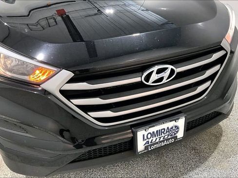 Used 2018 Hyundai Tucson SE image 35