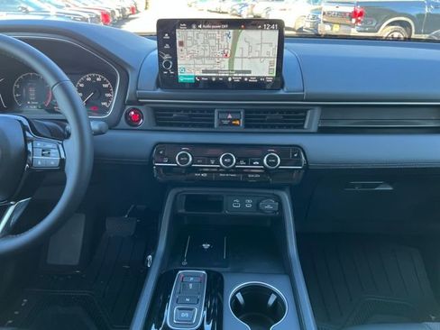 New 2025 Honda Pilot Touring image 22