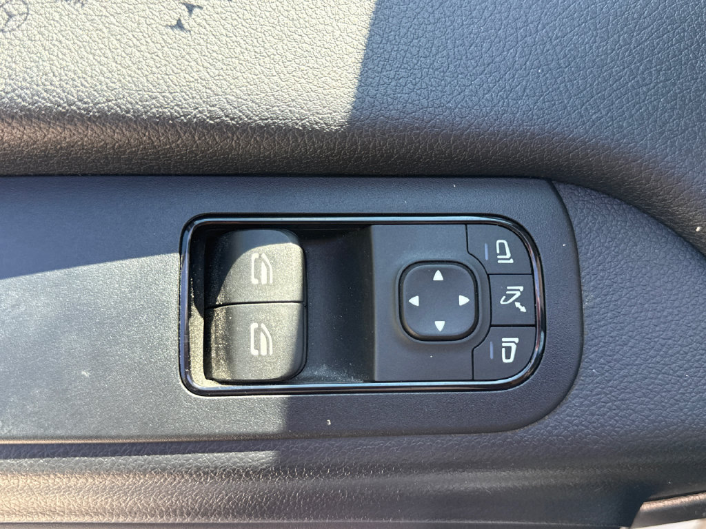 Used 2020 Mercedes-Benz Sprinter 2500 image 14