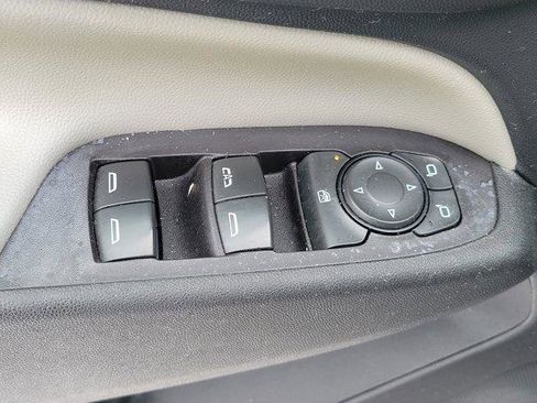 Used 2022 Chevrolet Equinox LS w/ LS Convenience Package image 16